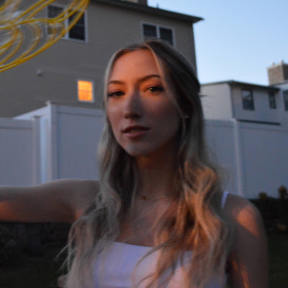 Meet your Posher, Taylor - Picture 1 of 1